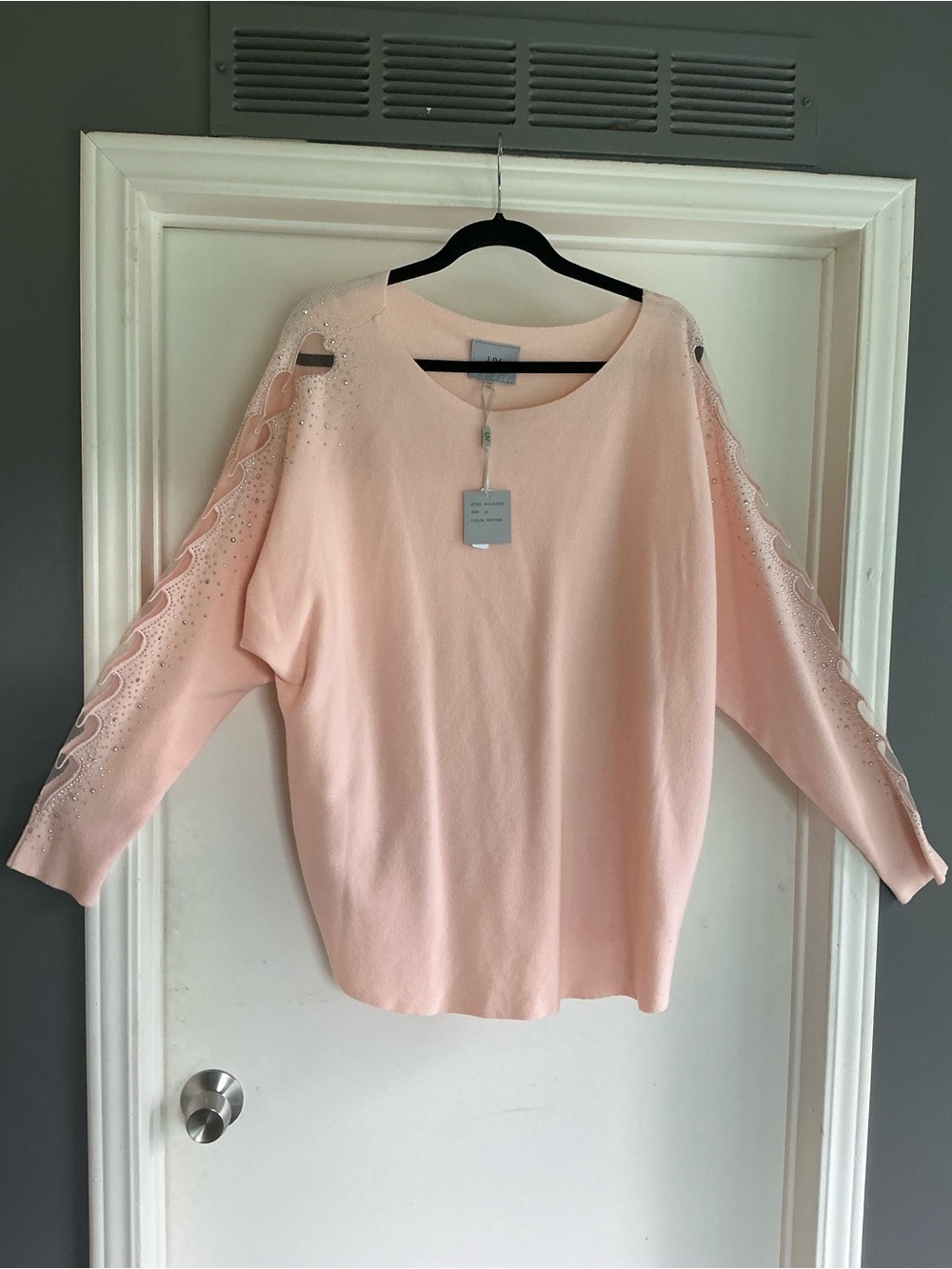 NWT Women’s plus sz 1X Pink Embellished Sleeve Sweater Generous sizing